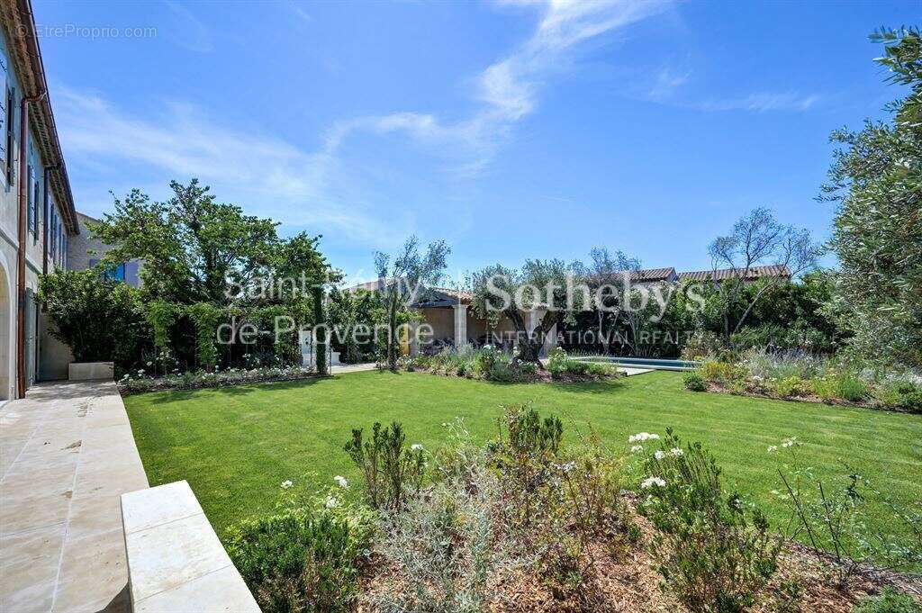 Mas de village entièrement rénové au coeur de Maussane les Alpilles - photo 6
