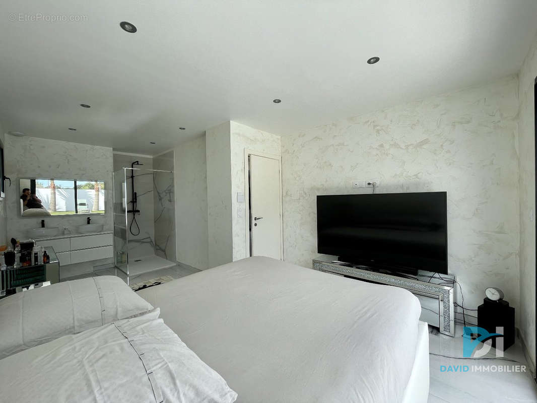 Maison à SAINT-THIBERY