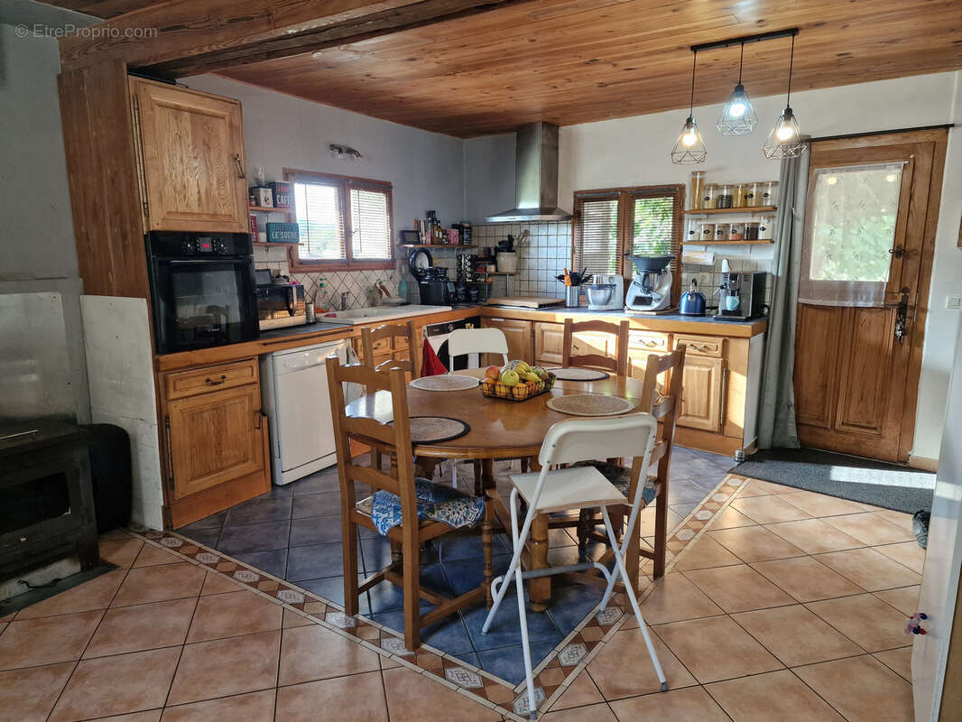 Maison à VERNOUX-EN-VIVARAIS