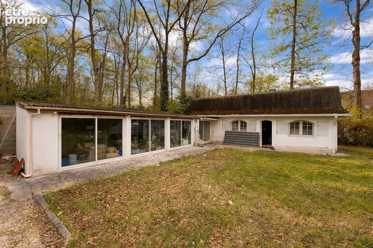 Maison de 220 m2 avec 6 pièces -2 dépendances et une piscine. - photo 18