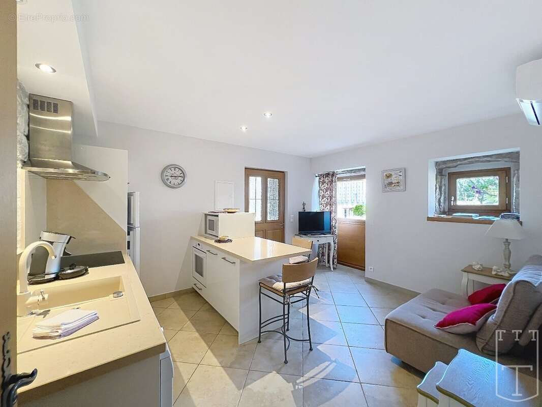 Maison à SAINT-ALBAN-AURIOLLES