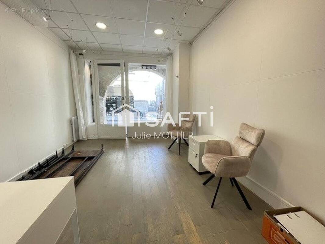 Commerce 20 m² à La Rochelle  - photo 1