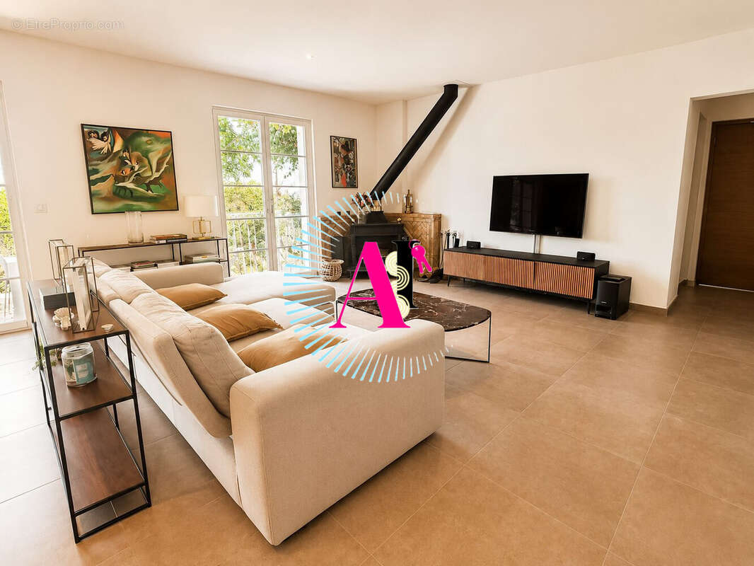 Maison 180 m² à Montauroux  - photo 4