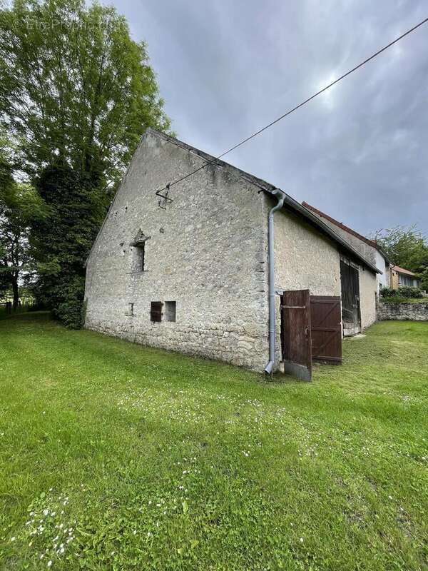 Maison 74 m² à Crechy  - photo 3