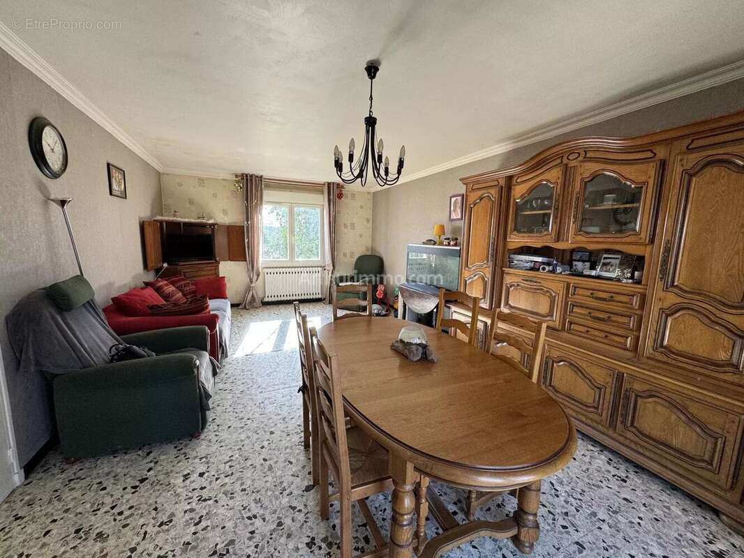 Maison à SAINTE-TULLE