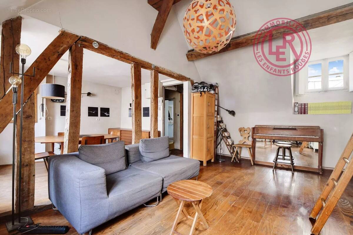 Appartement à PARIS-3E