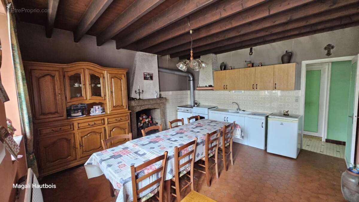 Maison à SAINT-HILAIRE-DU-HARCOUET