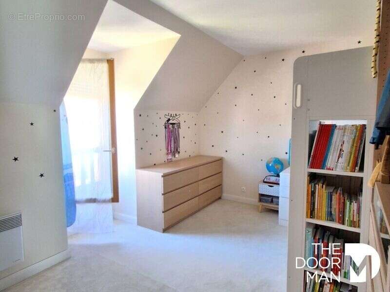 Maison à LE PERRAY-EN-YVELINES