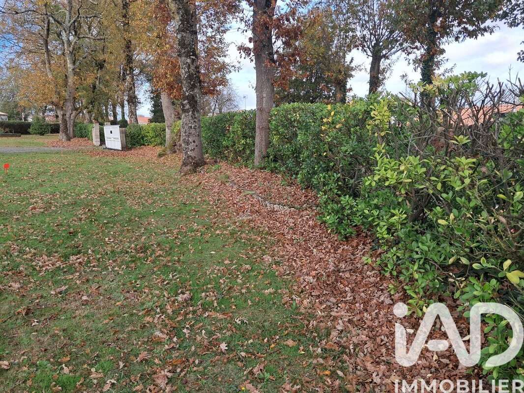 Terrain 712 m² à Sainte-Foy  - photo 7