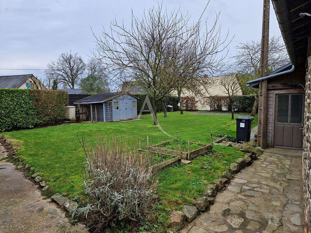 Maison à SAINT-GERMAIN-LE-FOUILLOUX