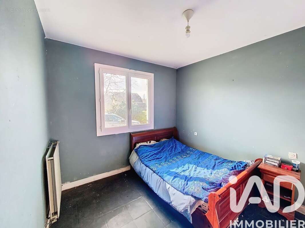 Maison 95 m² à Thonac  - photo 9