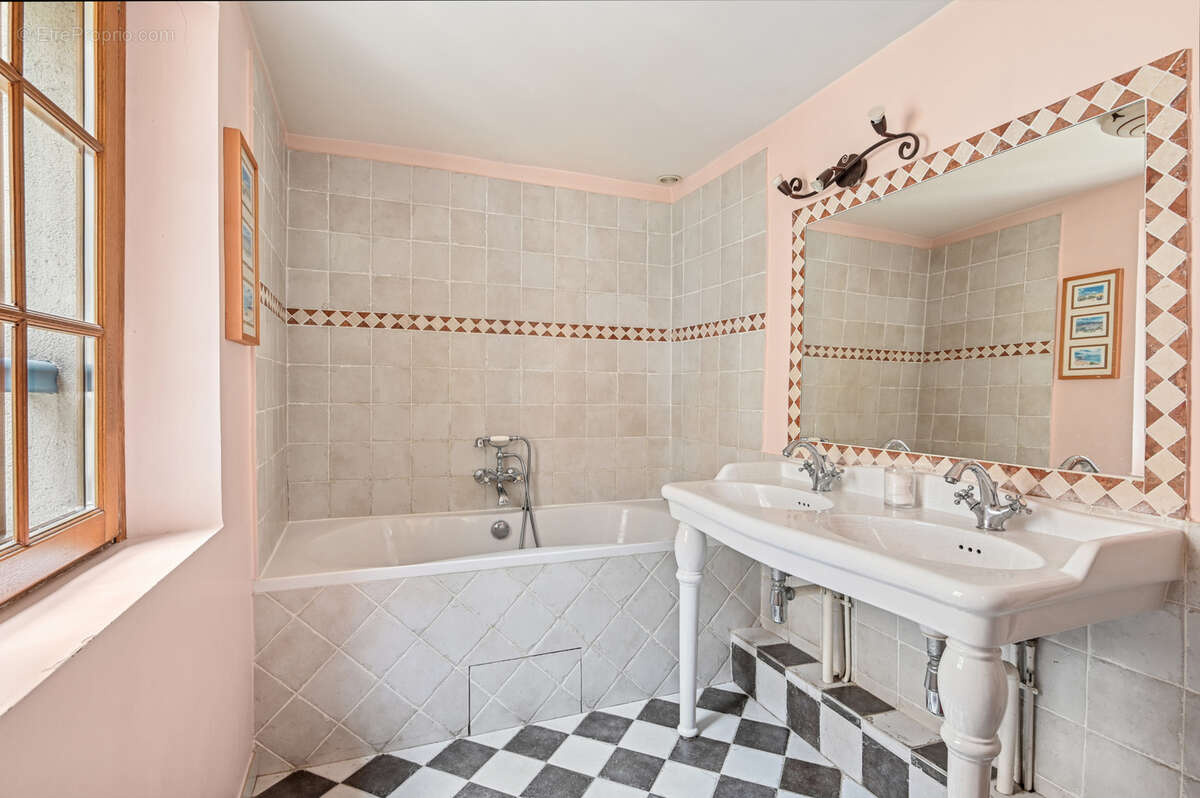 Maison à RUEIL-MALMAISON