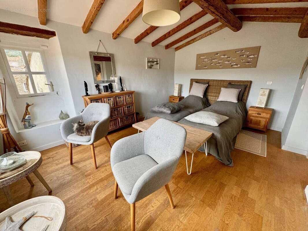 Maison à LA GARDE-FREINET