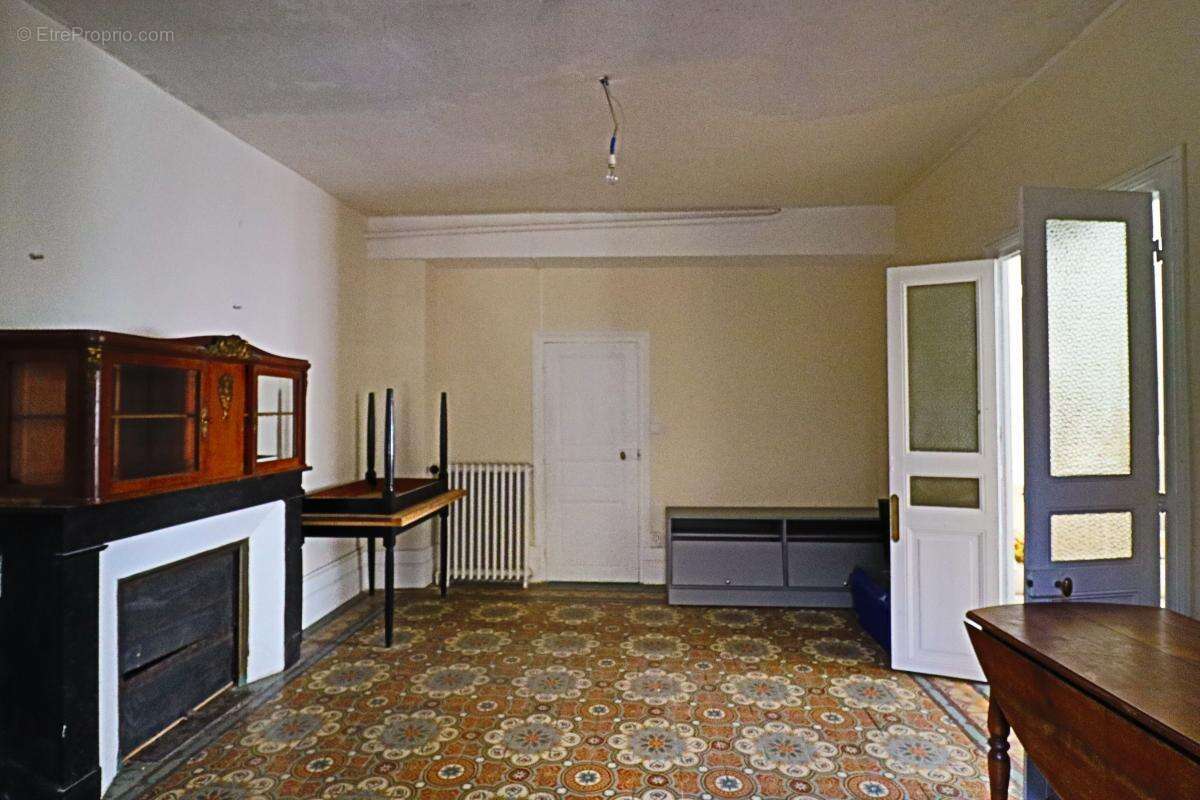 Maison à SAINT-SATUR