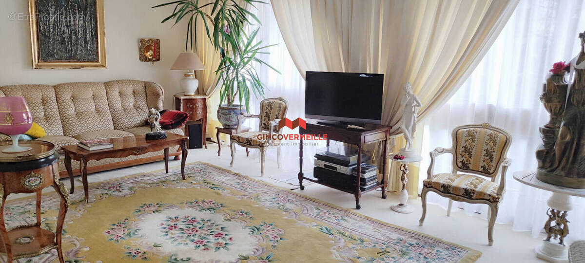 Appartement à LA CELLE-SAINT-CLOUD