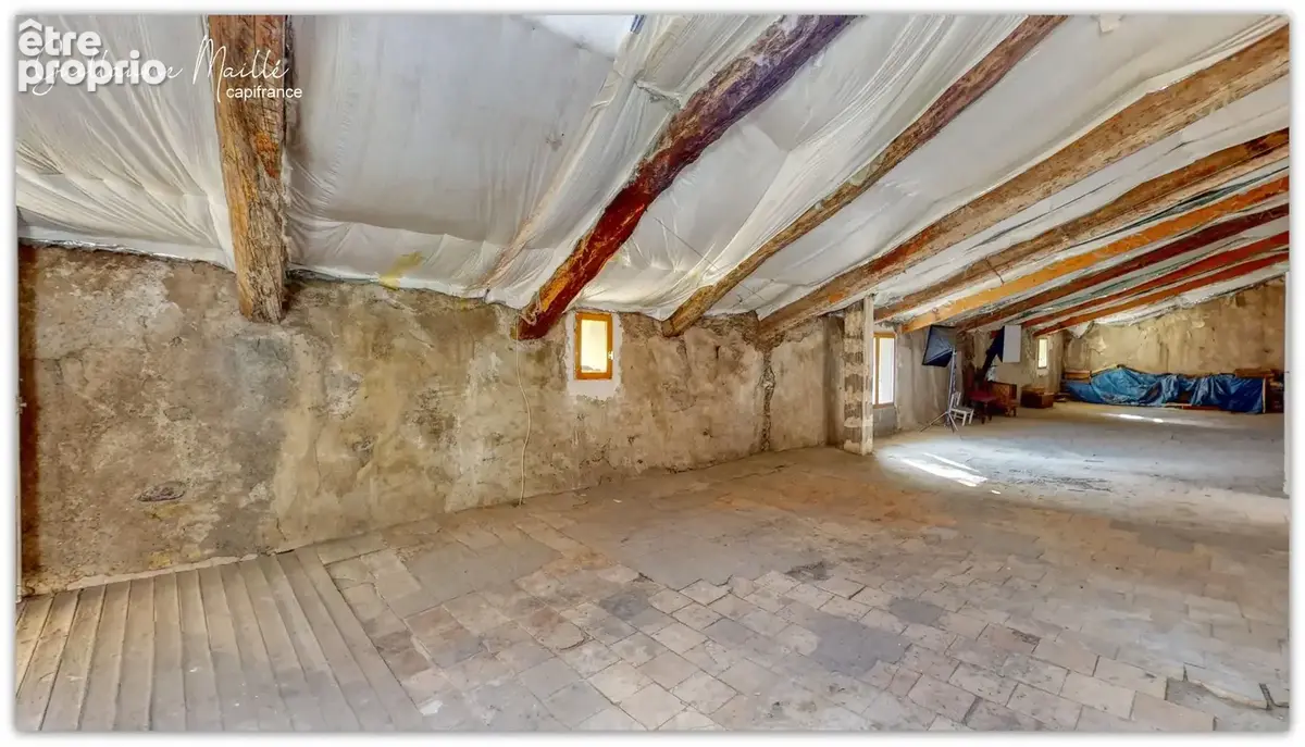 Immeuble à vendre - 377m² de surface utile avec logement, garage et grenier aménageable - FONTES 34320 - photo 4