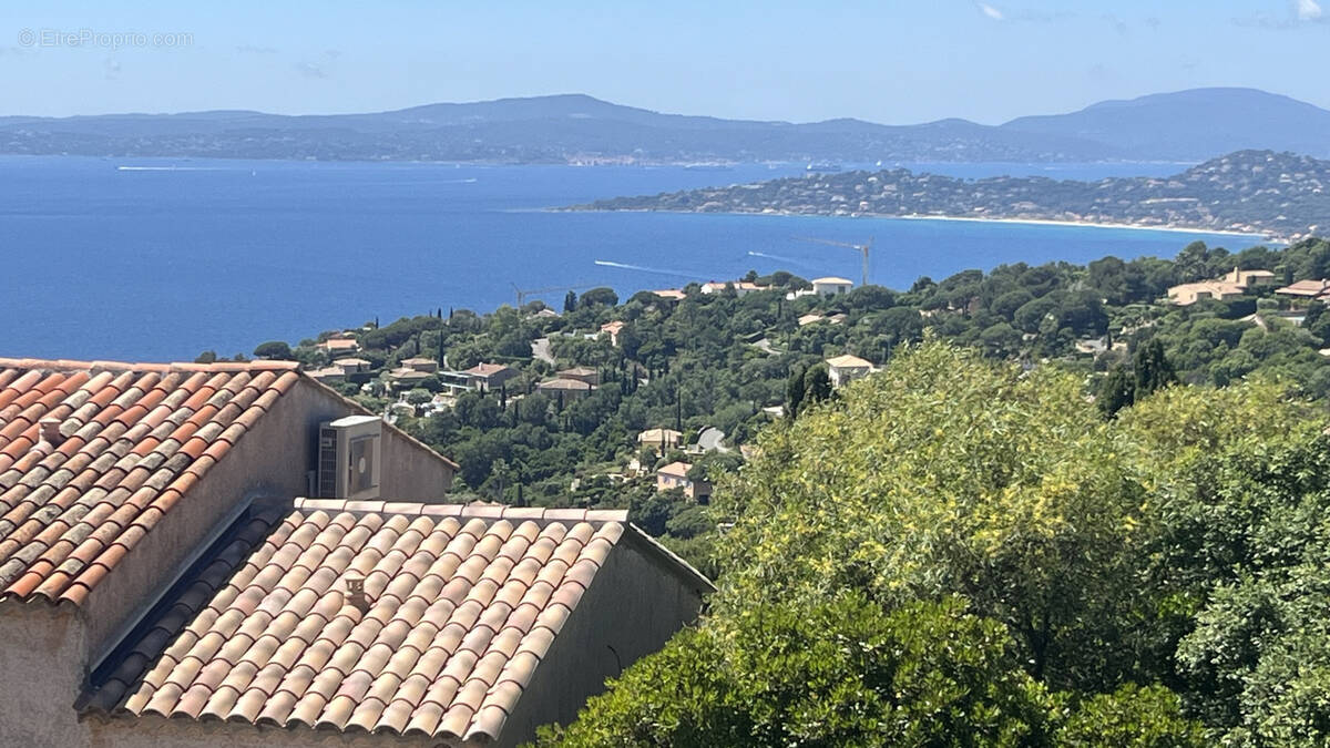 Maison à ROQUEBRUNE-SUR-ARGENS