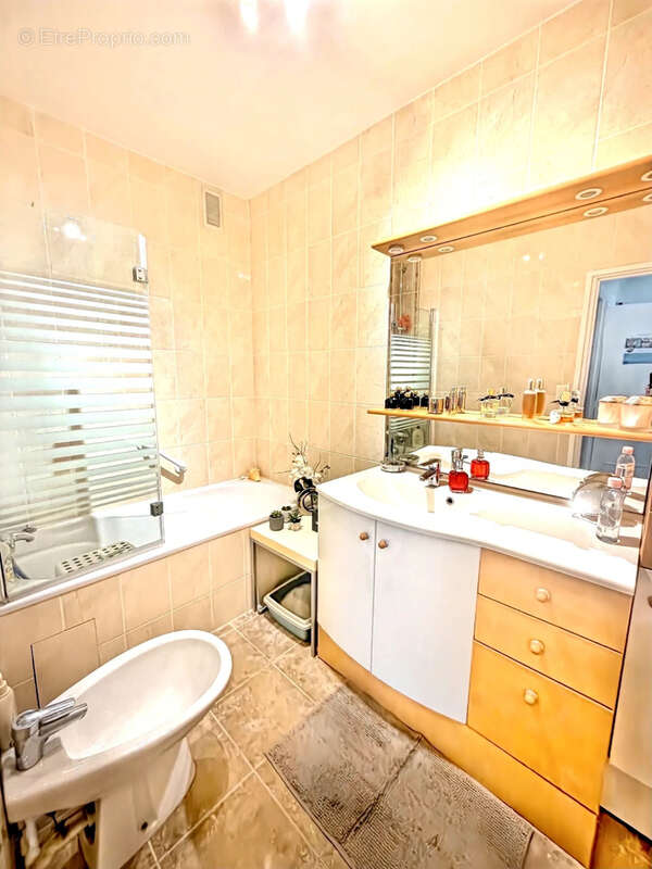 Appartement à FONTENAY-LE-FLEURY