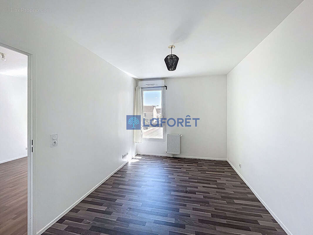 Appartement à SAINT-PIERRE-DU-PERRAY