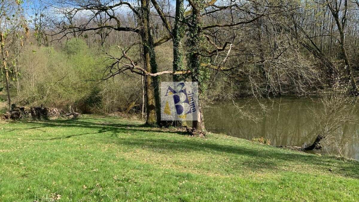 Terrain à DUSSAC