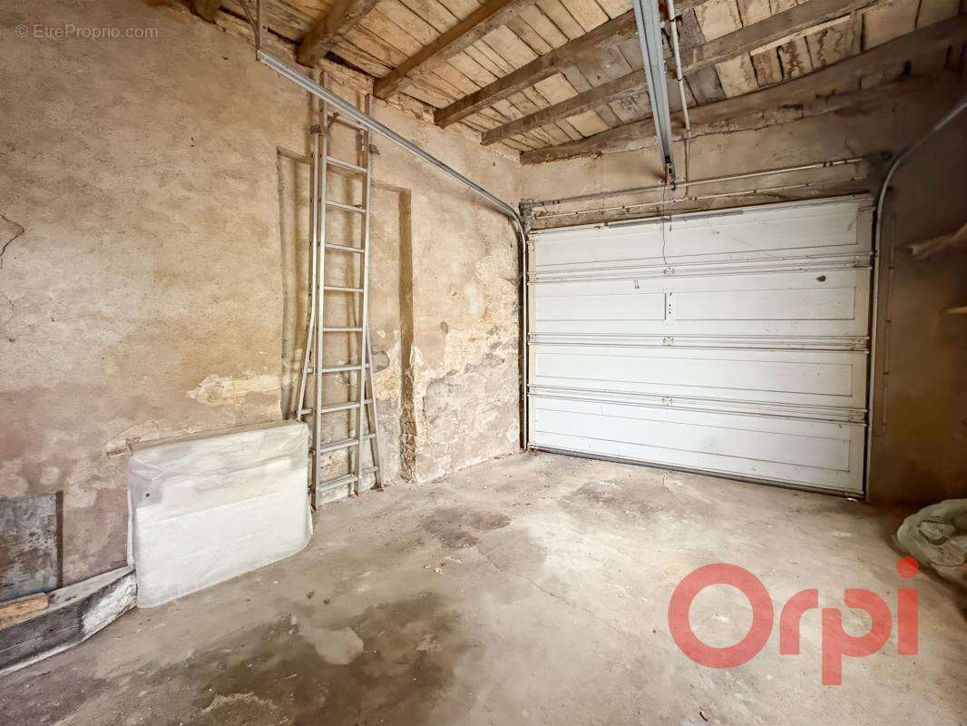 Maison à DUN-SUR-AURON