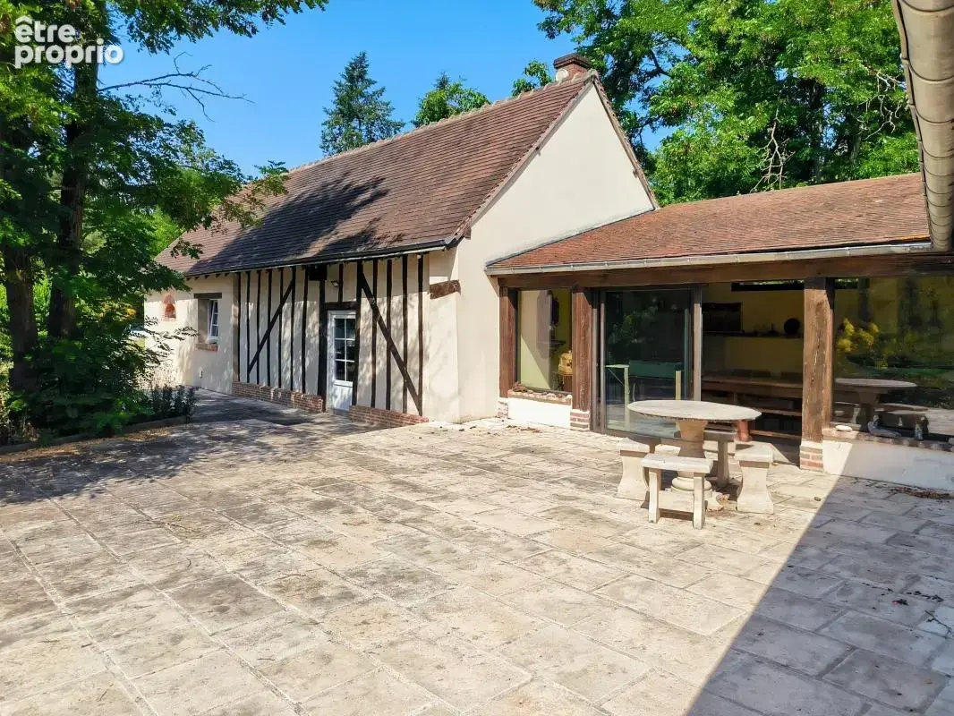 Maison 6 pièces 220 m² · à Mery-sur-Cher · 220 m² · 350 000 €
