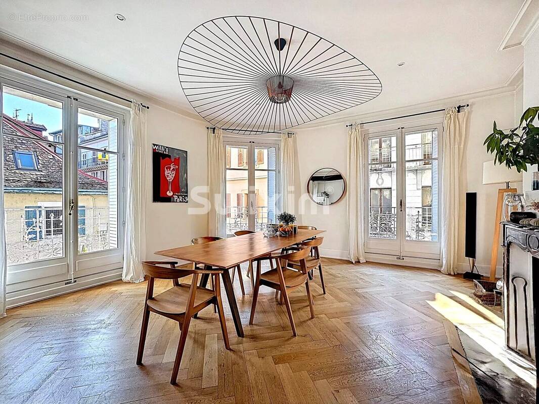 Appartement à EVIAN-LES-BAINS