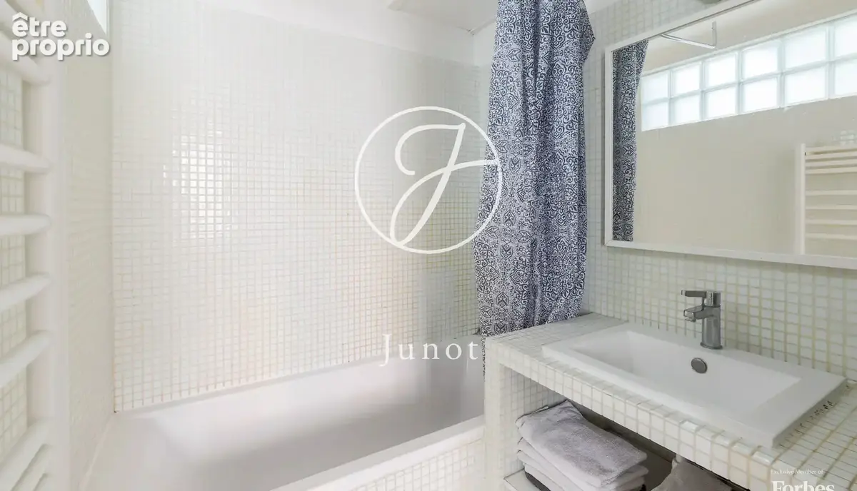 Paris 18e - MONTMARTRE - ABBESSES/LEPIC - Appartement comme une maison - 72,78m² au sol (64,55m² Carrez) - photo 16