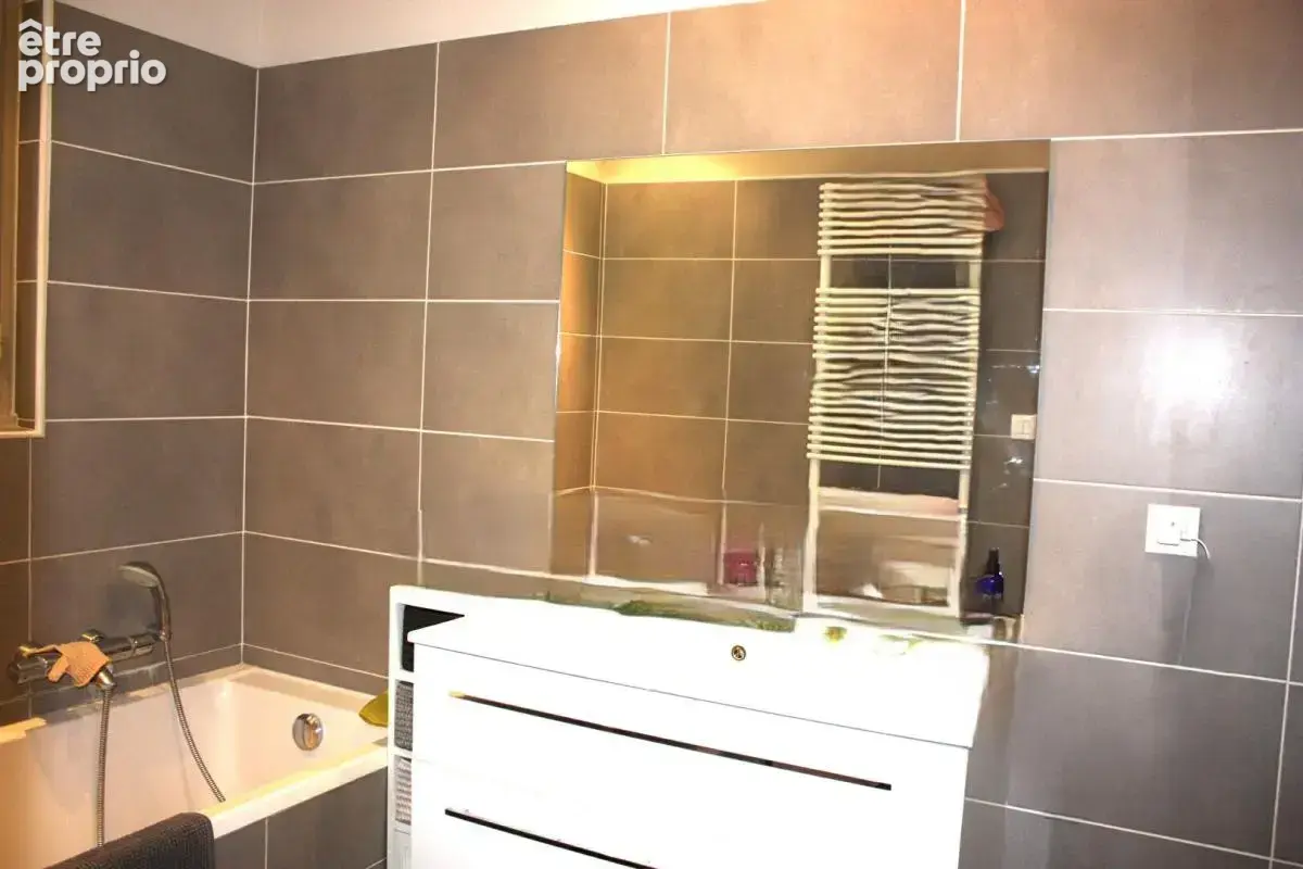 Maison Brindas T6 de195 m2 terrain individuel 1640 m² - photo 10