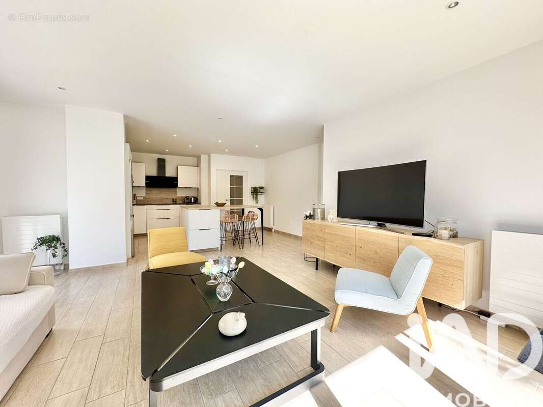 Photo 2 - Appartement à SAINTE-GENEVIEVE-DES-BOIS