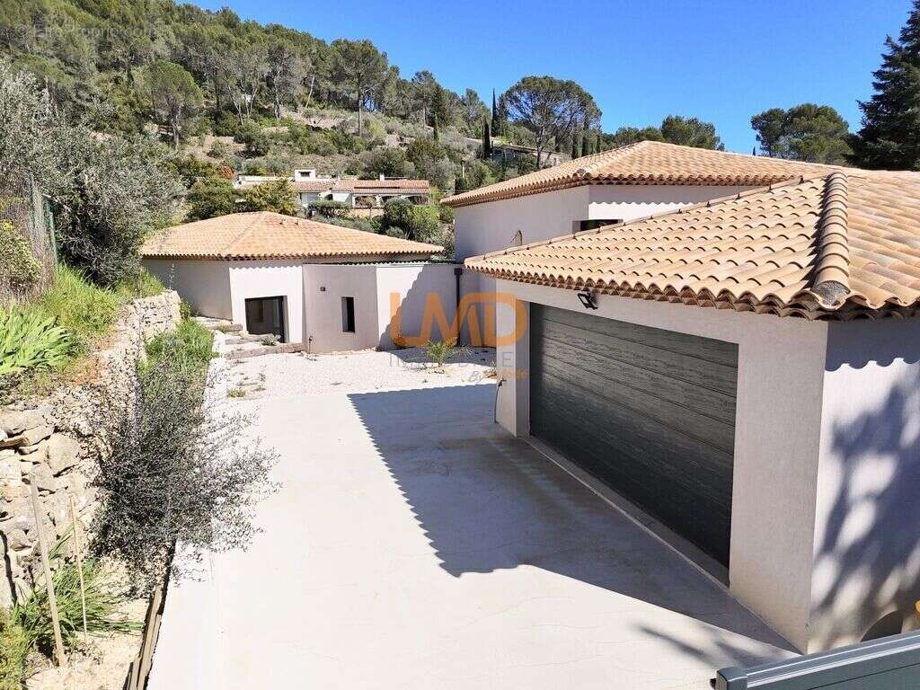 Maison à COTIGNAC