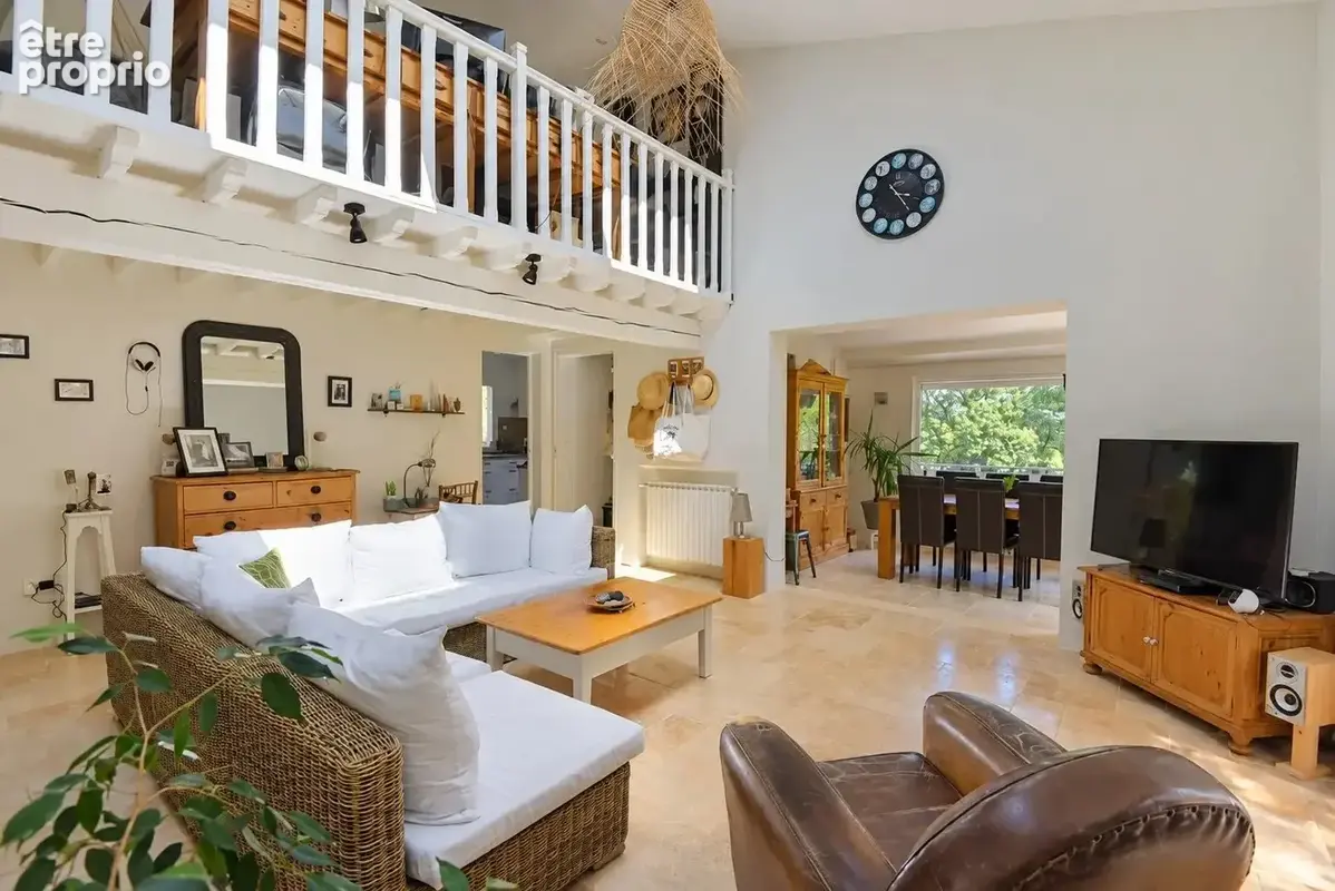 Tourrettes - Villa avec dépendance, piscine et vue - photo 3