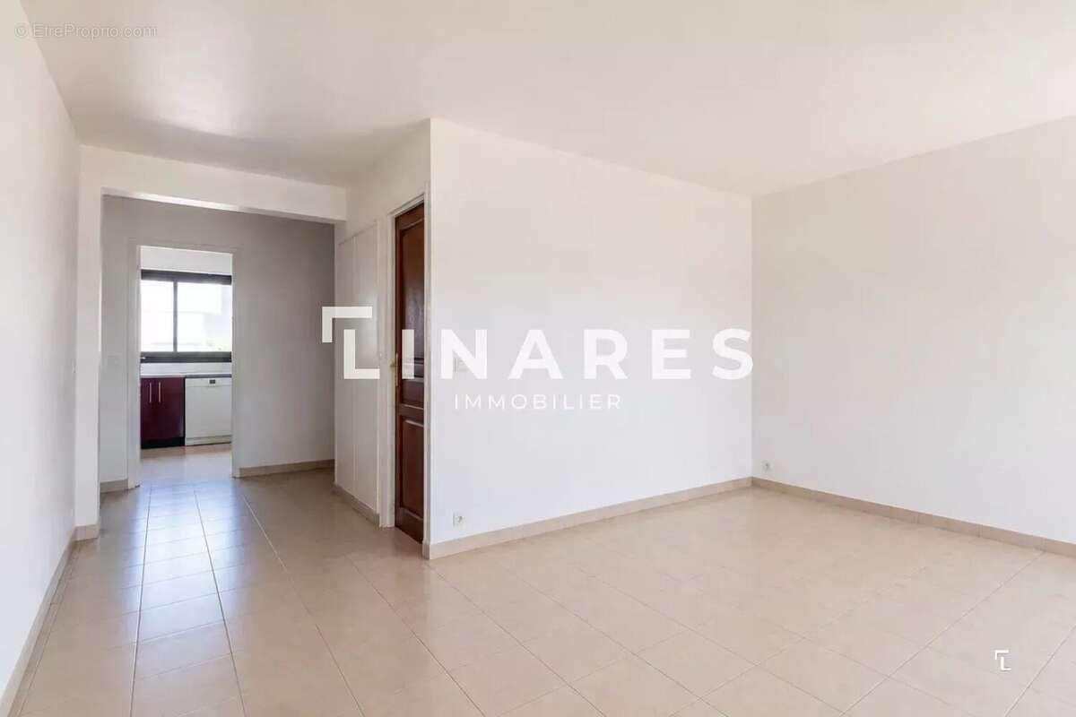 L'AZUR - Appartement T3 de 76m2 - Terrasse  - 83240 CAVALAIRE SUR MER - photo 6
