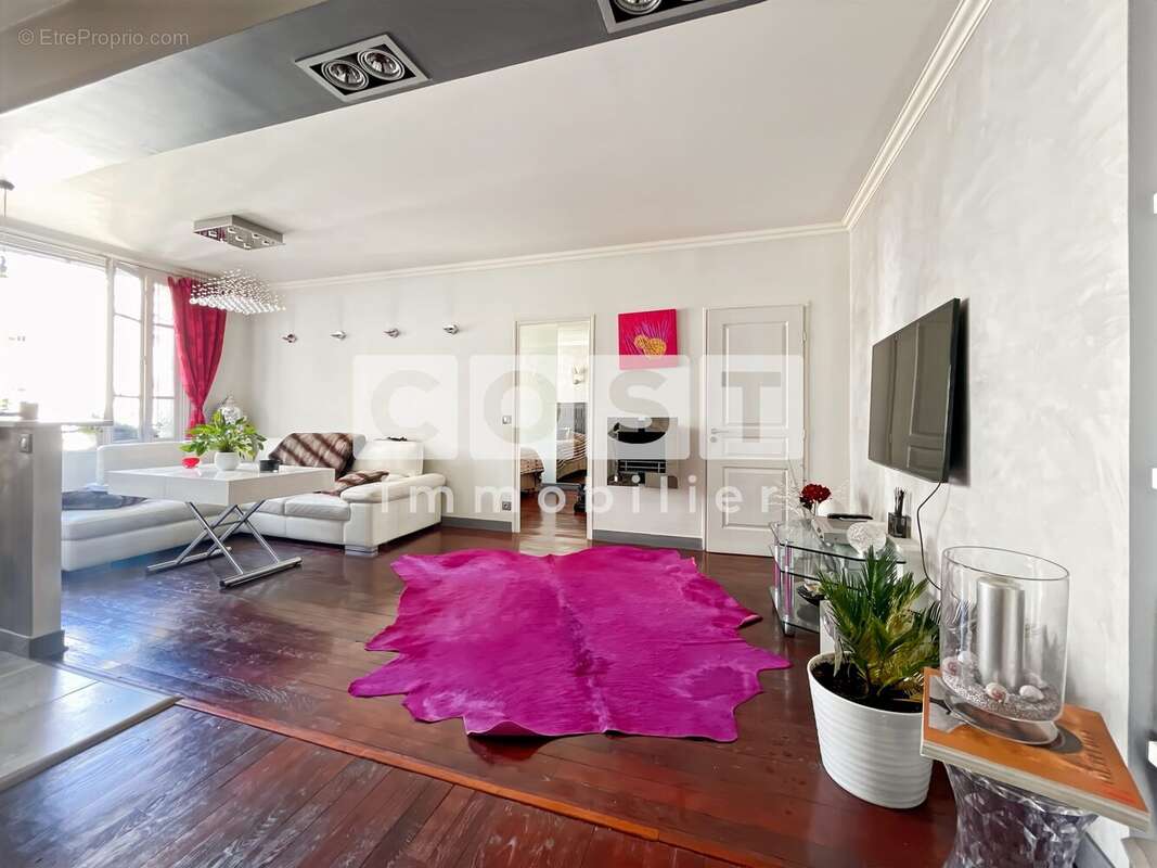 Appartement à PARIS-17E