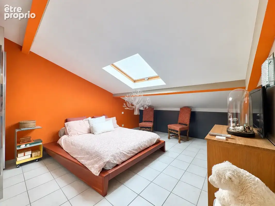 Centre-ville de sanary-sur-mer   t3 duplex de 91,60 m2  avec parking en sous-sol - photo 4