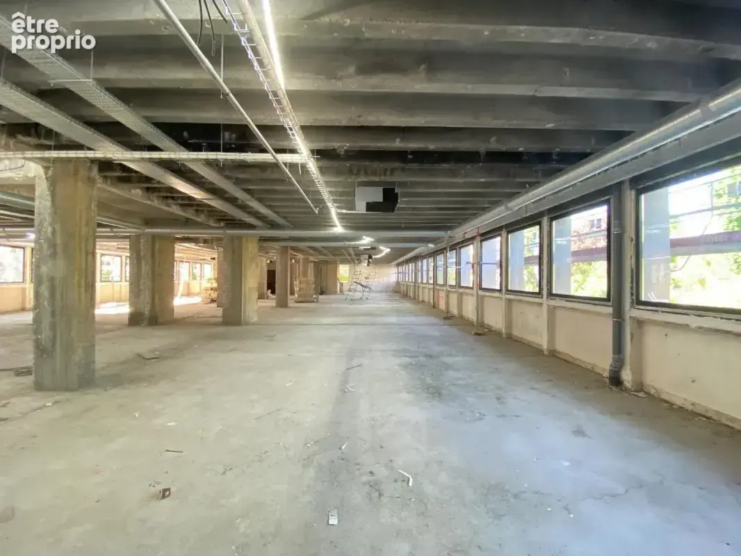 Bureaux à vendre à Boulogne Billancourt. Immeuble restructuré à neuf, 3 plateaux de plus de 500m² divisibles, PMR, 180m² d'espac - photo 6