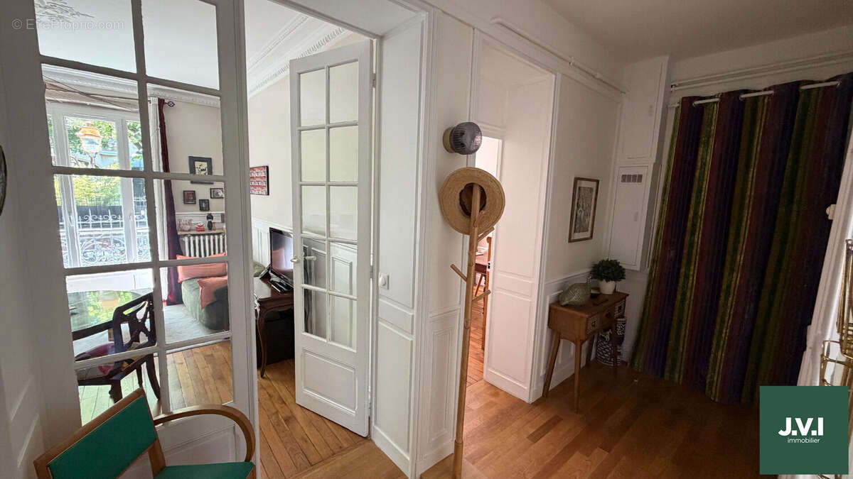 A VENDRE Appartement Enghien Les Bains 3 pièce(s) 59 m2 - photo 3