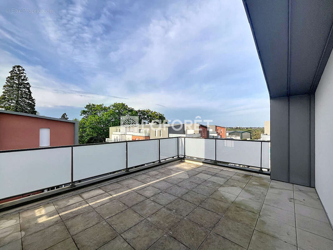Appartement à SAINT-JEAN-DE-LA-RUELLE