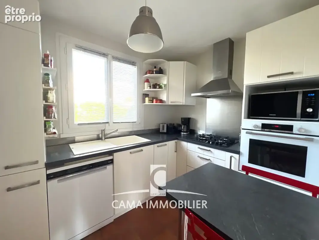 Exclusivité. Maison avec 5 chambres et un joli jardin paysager plein sud dans une residence recherchée. - photo 6