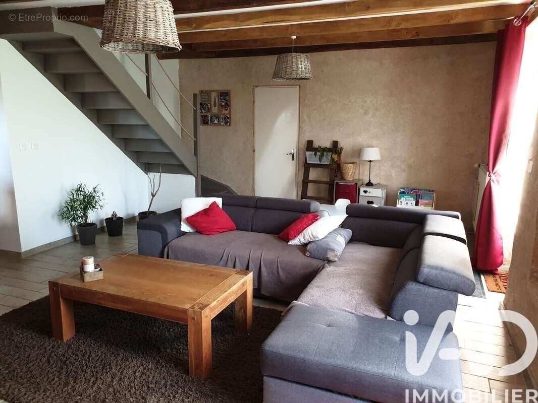 Photo 2 - Maison à VASLES