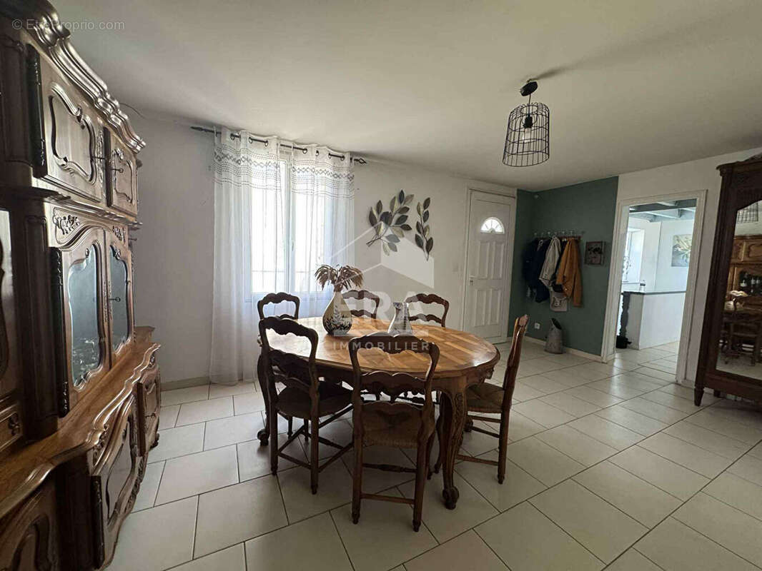 Maison à PRIGNAC-ET-MARCAMPS