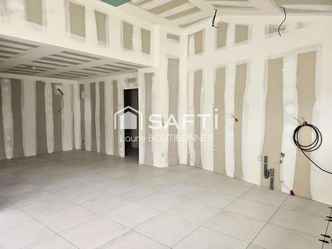 Photo 2 - Maison à SAINT-SULPICE