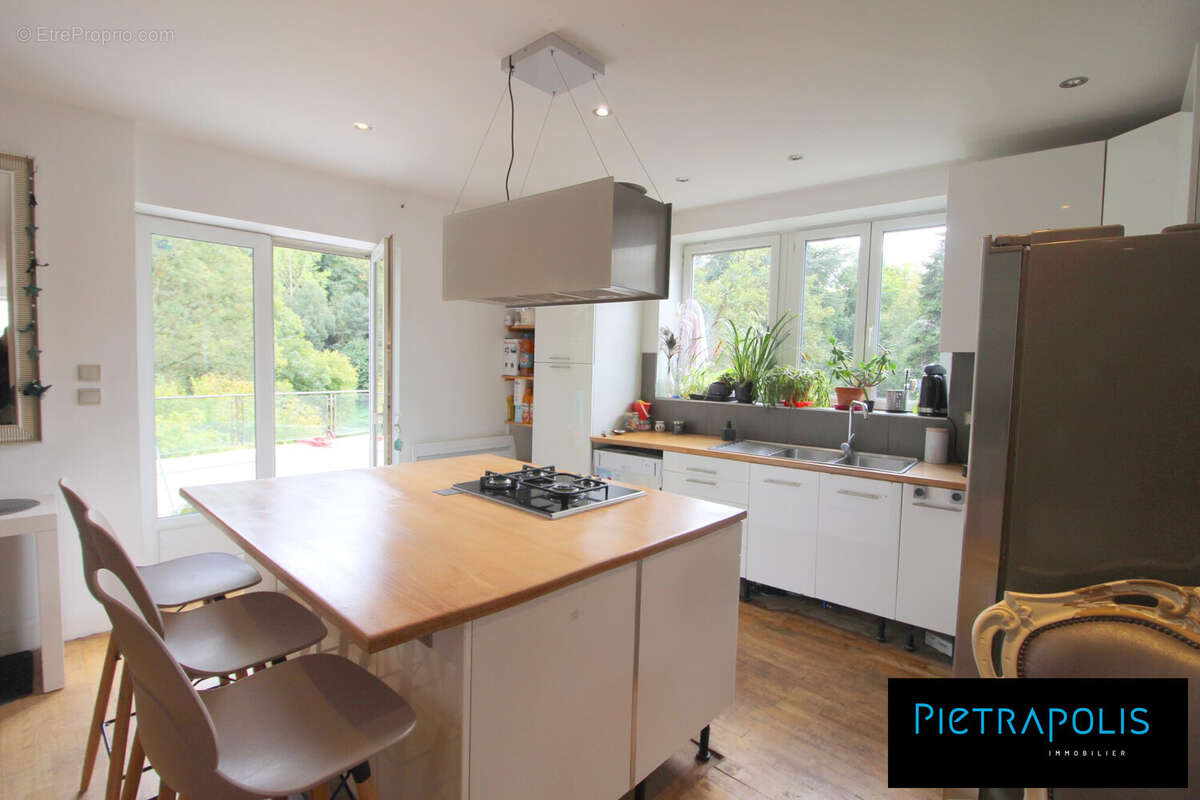 Maison à PONT-EVEQUE