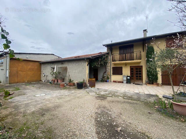 Maison à VAULX-EN-VELIN