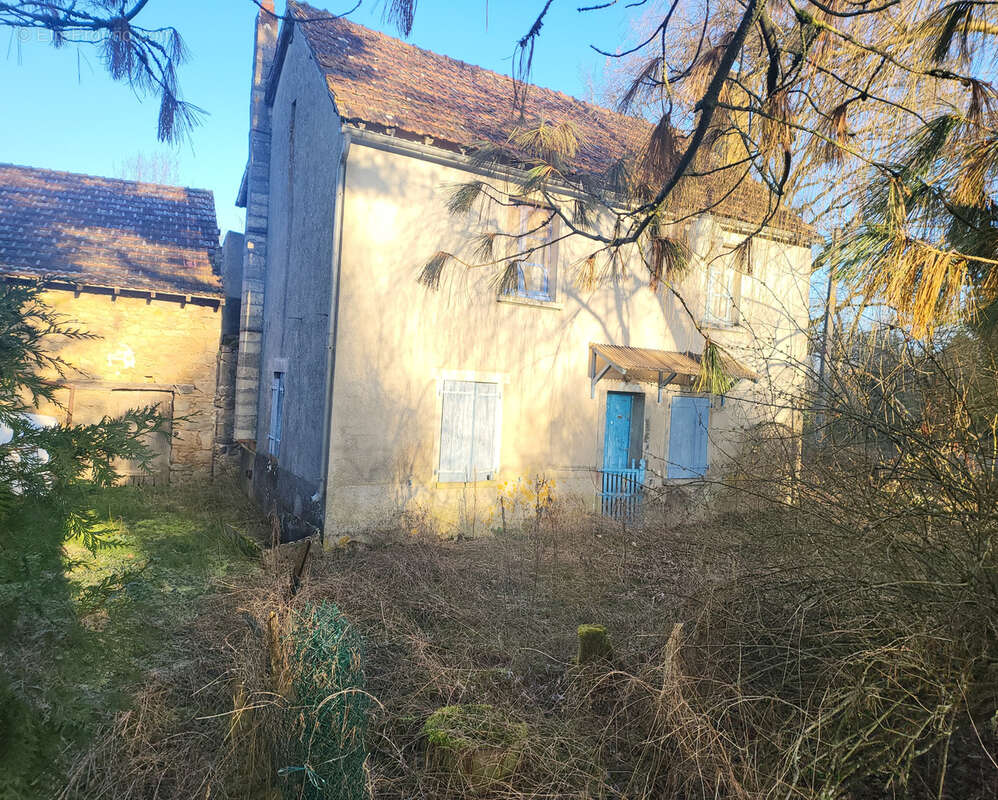 Maison à DOMPIERRE-LES-EGLISES