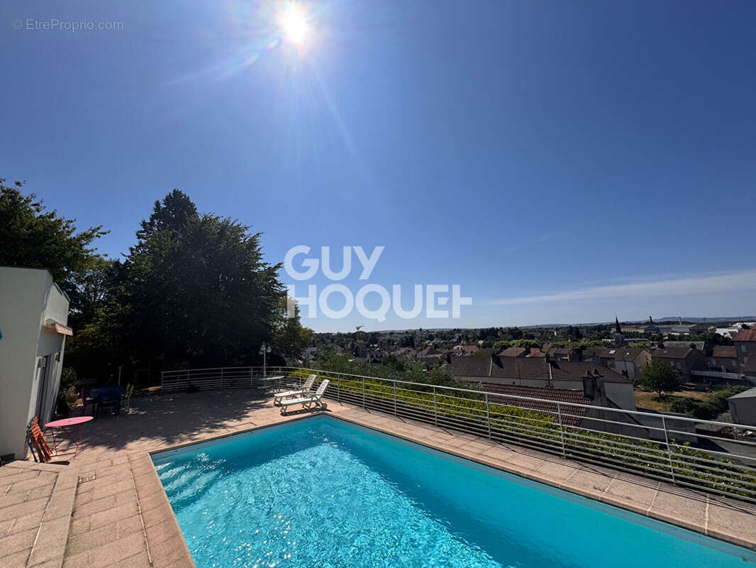 Maison à LE CREUSOT