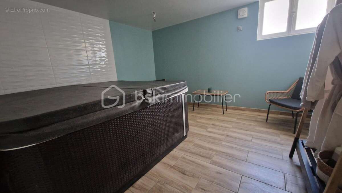  Découvrez ce charmant pavillon sur sous-sol d’environ 190 m²à Vergigny - photo 8