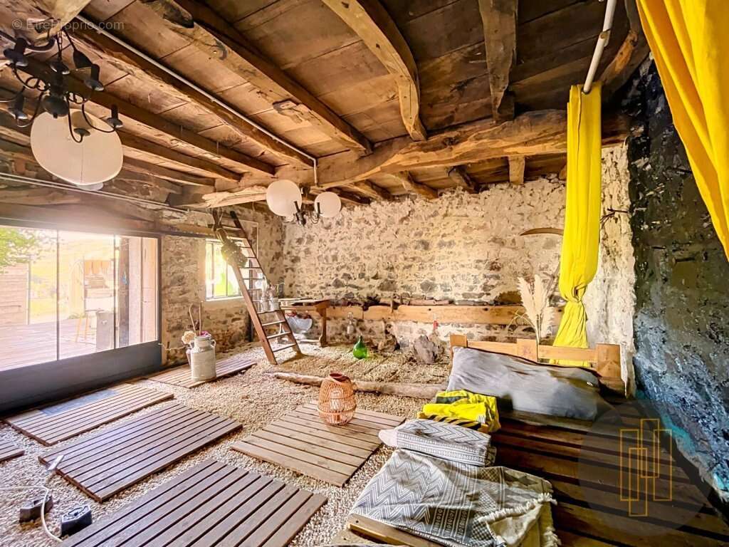 Propriété de charme de 522m2 avec piscine et vue dégagée - photo 17