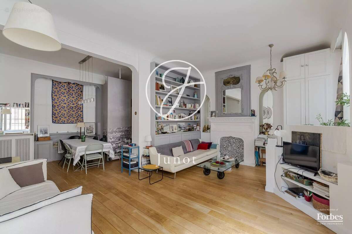 Appartement à PARIS-9E