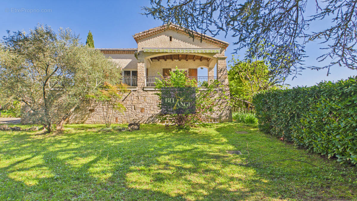 Maison à BERRIAS-ET-CASTELJAU